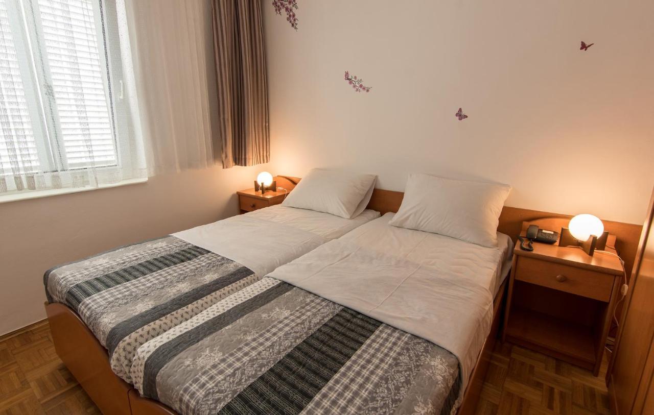 Hotel Barba Starigrad Paklenica Εξωτερικό φωτογραφία