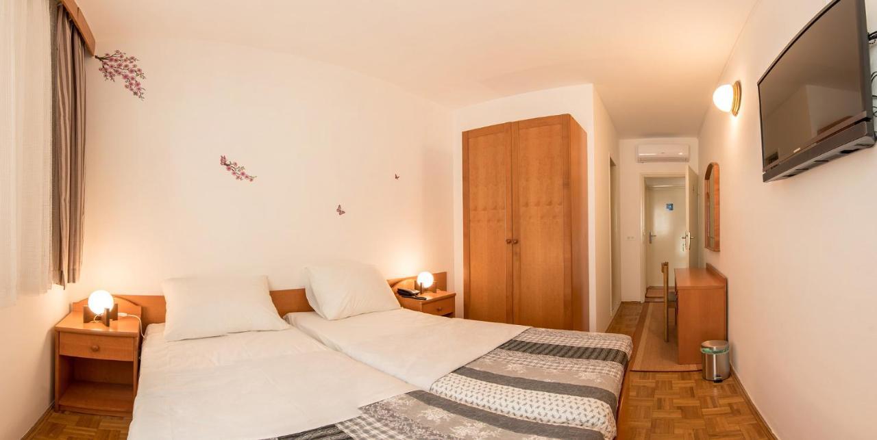 Hotel Barba Starigrad Paklenica Εξωτερικό φωτογραφία